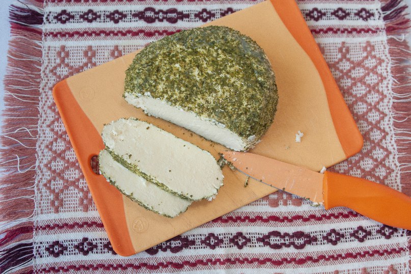 Сыр адыгейский содержит ценные альбуминовые белки